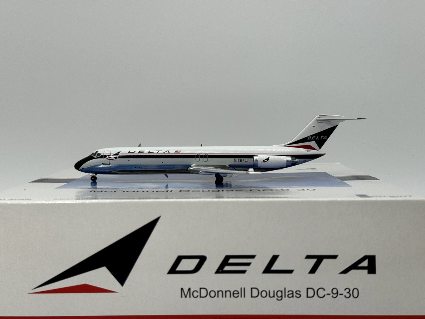 Inflight200 Delta Airlines Douglas DC-9 N1267L Widget IF932005 Mint Condition