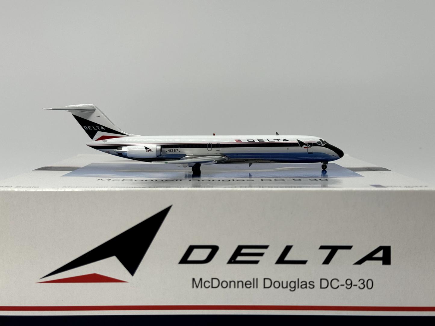 Inflight200 Delta Airlines Douglas DC-9 N1267L Widget IF932005 Mint Condition