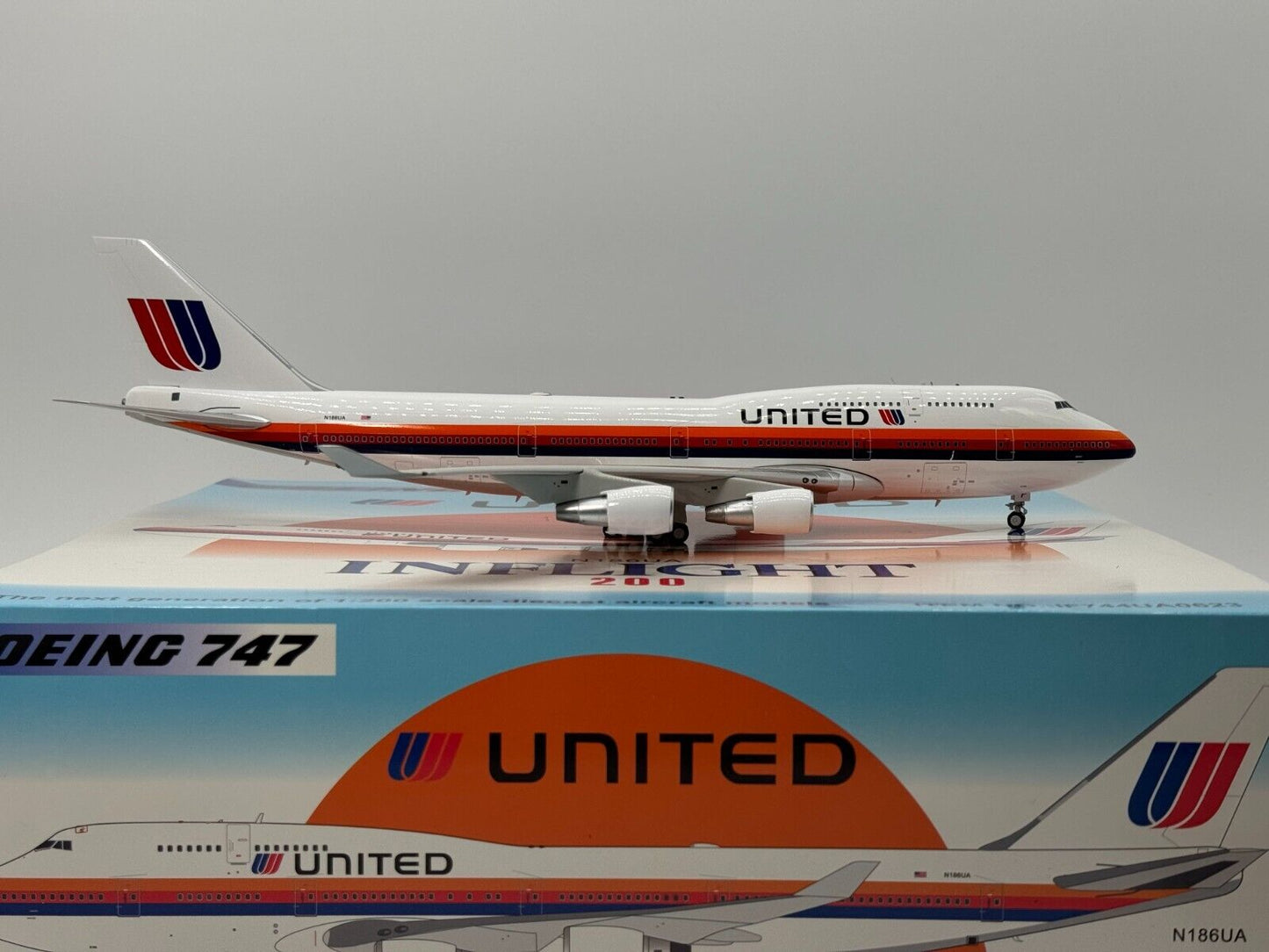 Inflight200 United Airlines Boeing 747-400 N186UA Saul Bass IF744UA0623 Mint