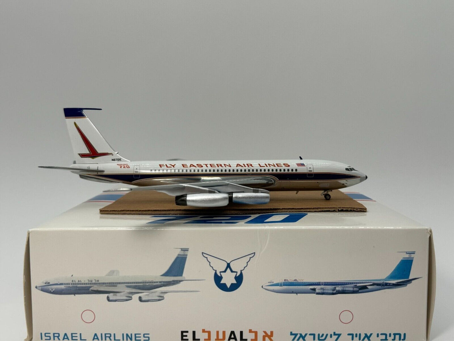 Aeroclassics 1:200 Eastern Airlines Boeing 720 N8701E Fly Eastern ACN8701E