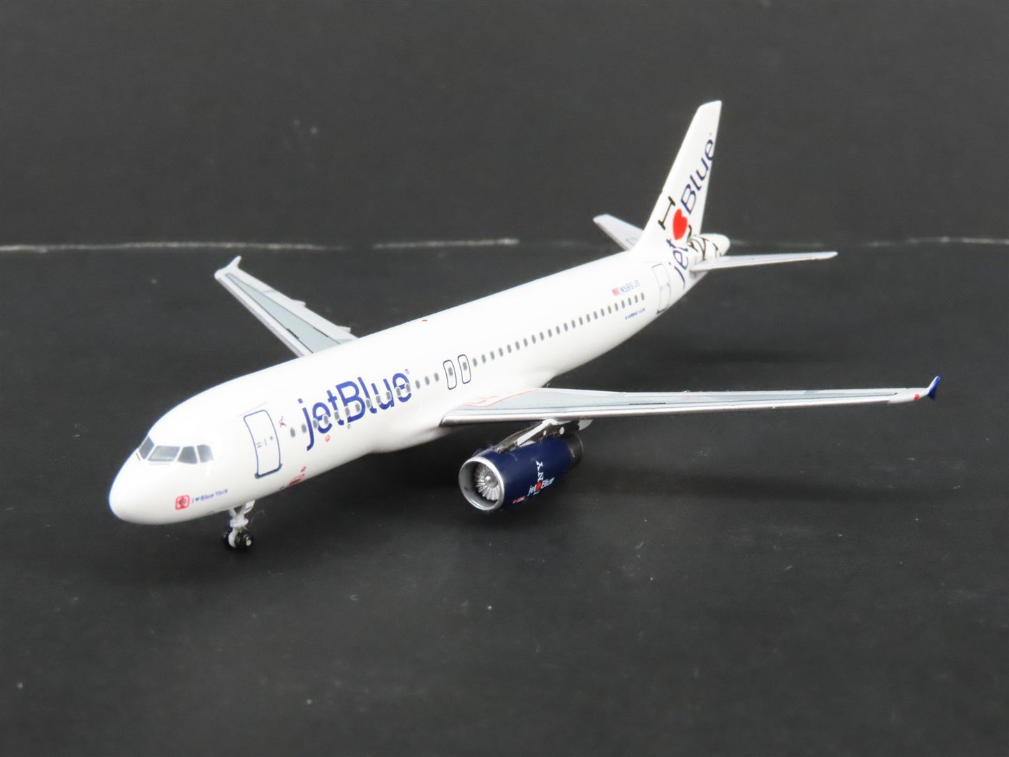 Aeroclassics 1:400 JetBlue Airbus A320-200 N586JB "I Love NY" ACN534NK
