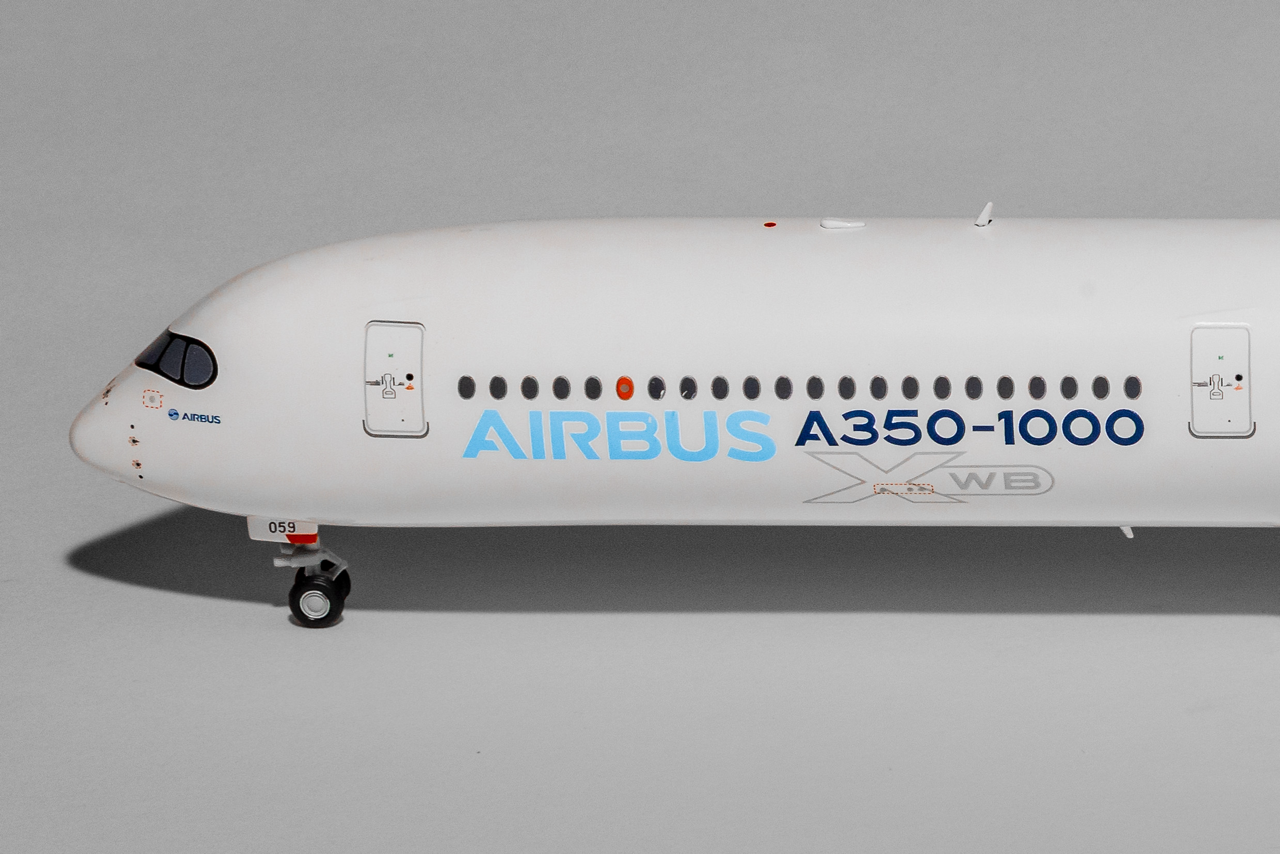Herpa 1:200 House Colors Airbus A350-1000 F-WMIL Plastic 559171