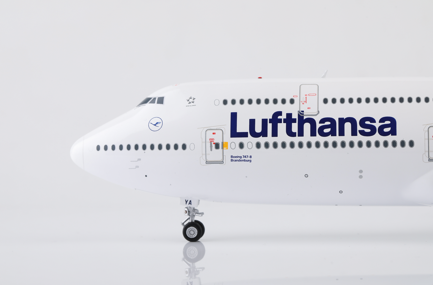 SQ Wings 1:200 Lufthansa Boeing 747-8 D-ABYA “New Livery” L2054