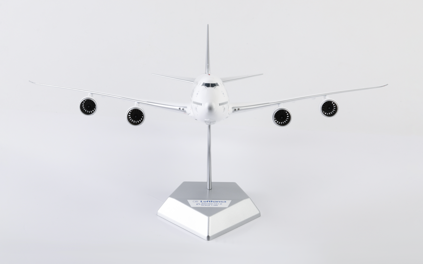 SQ Wings 1:200 Lufthansa Boeing 747-8 D-ABYA “New Livery” L2054