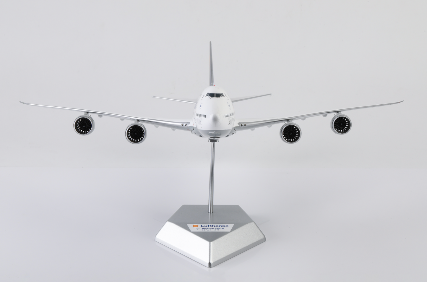 SQ Wings 1:200 Lufthansa Boeing 747-8 D-ABYU “Old Livery” L2055