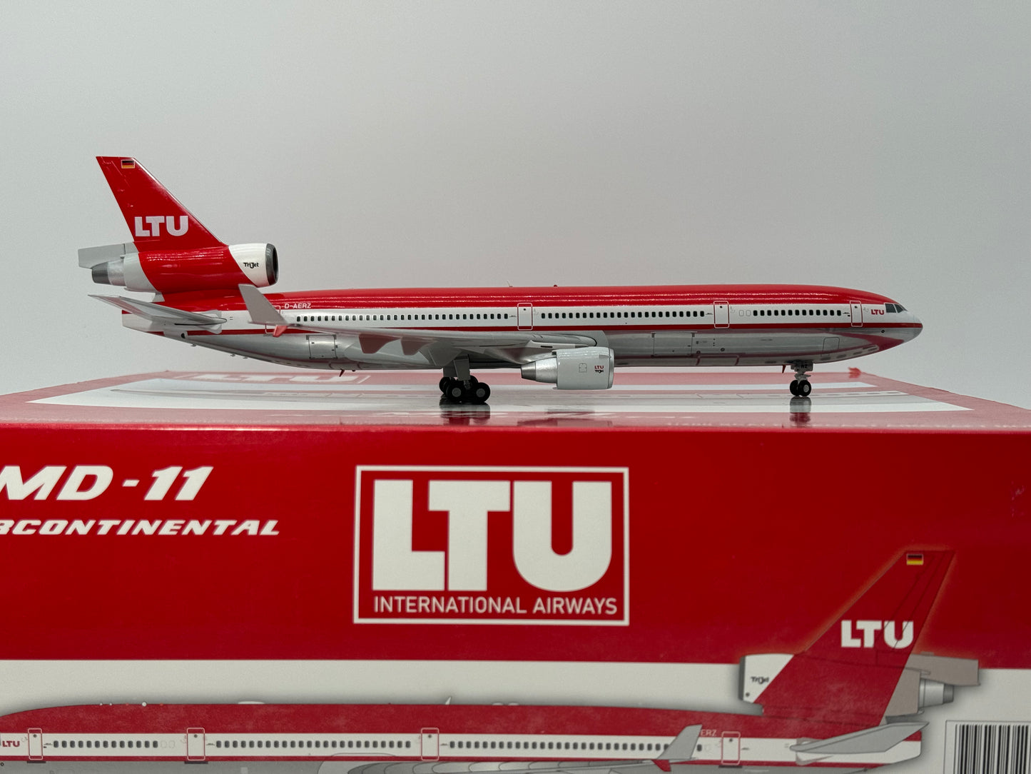 JC Wings 1:200 LTU McDonnell Douglas MD-11 D-AERZ LH2312
