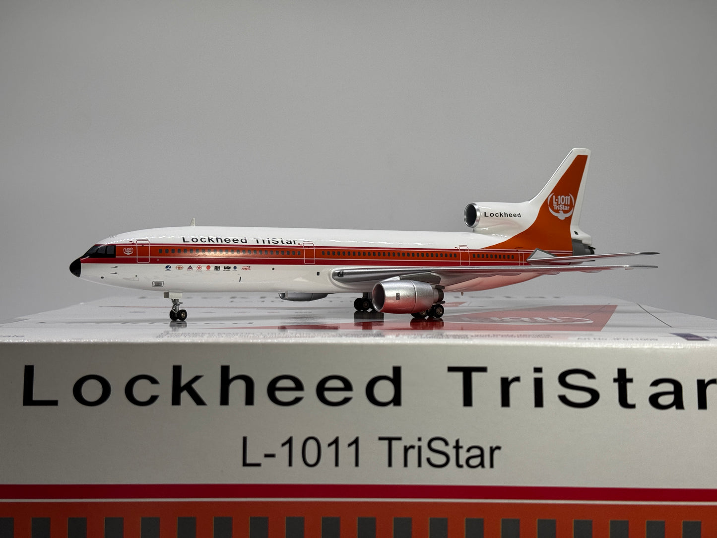 Inflight200 House Colors Lockheed L-1011 N1011 First Flight Scheme IF011009