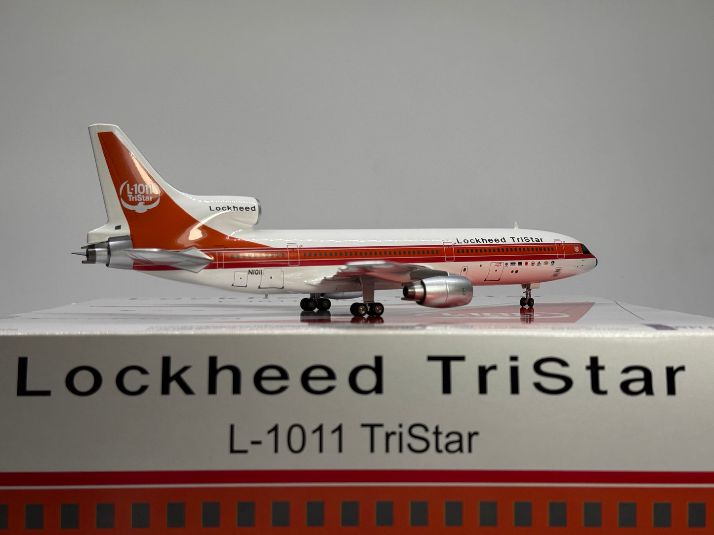 Inflight200 House Colors Lockheed L-1011 N1011 First Flight Scheme IF011009