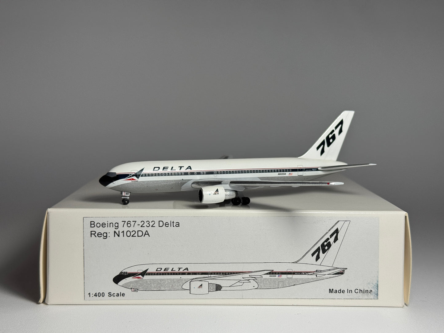 Aeroclassics 1:400 Delta Air Lines Boeing 767-200 N102DA "Widget" 767 Tail BBN102DAA