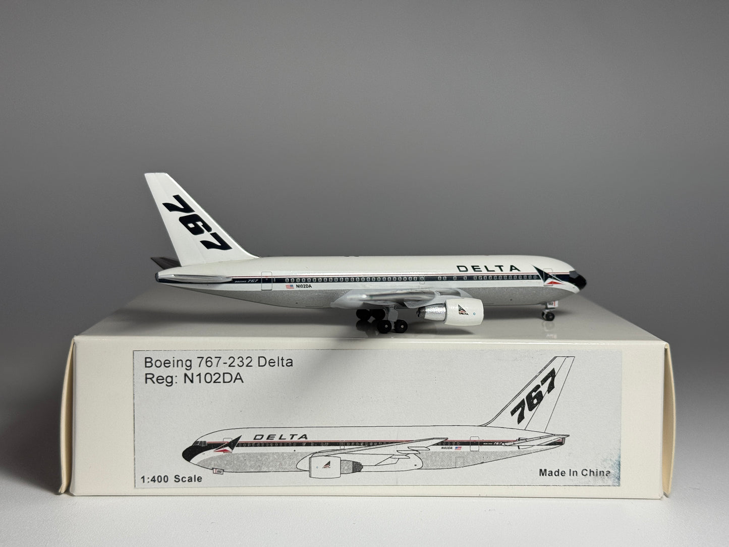 Aeroclassics 1:400 Delta Air Lines Boeing 767-200 N102DA "Widget" 767 Tail BBN102DAA