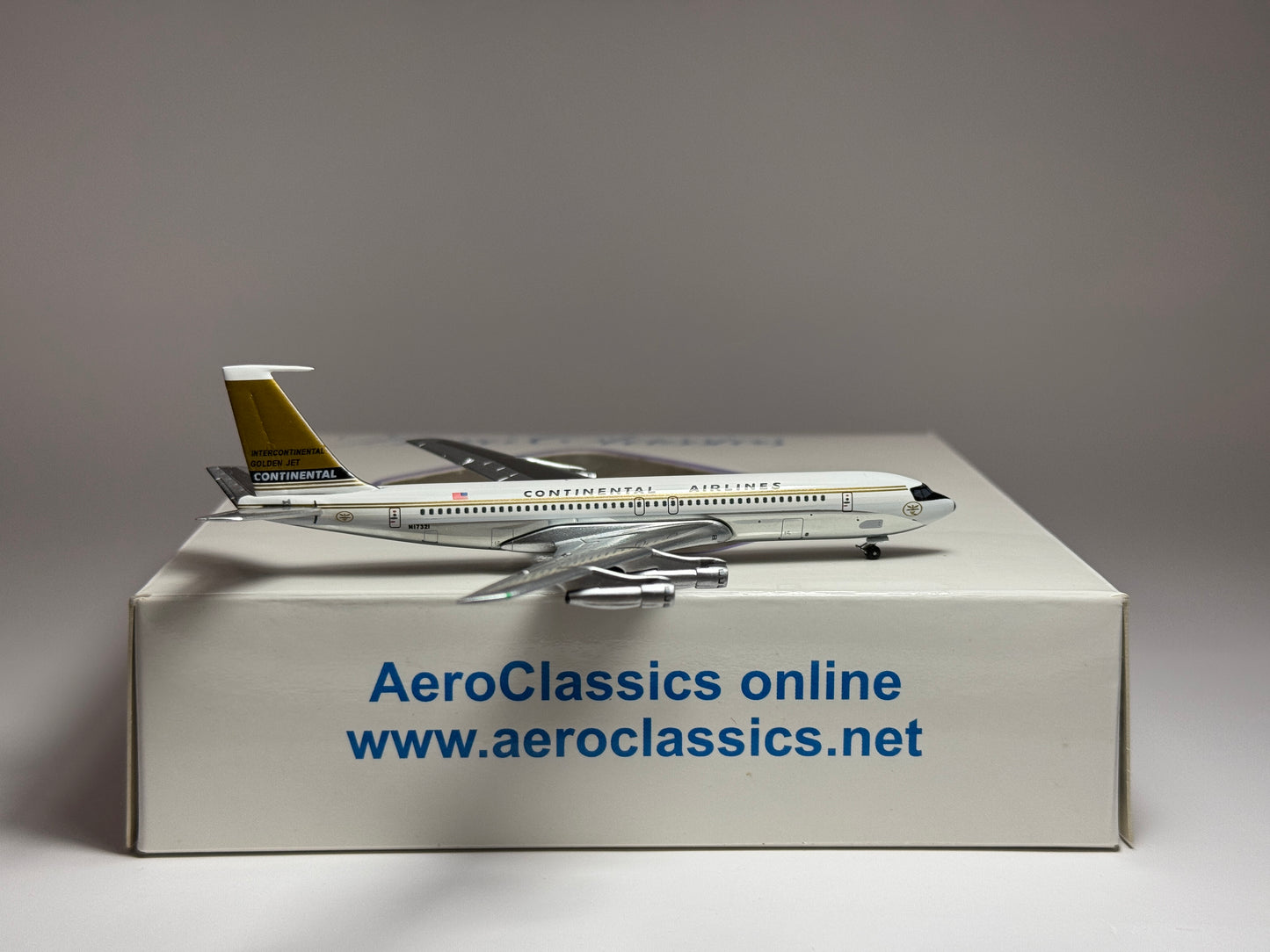Aeroclassics 1:400 Continental Airlines Boeing 707-300 N17321 Golden Jet ACN17321