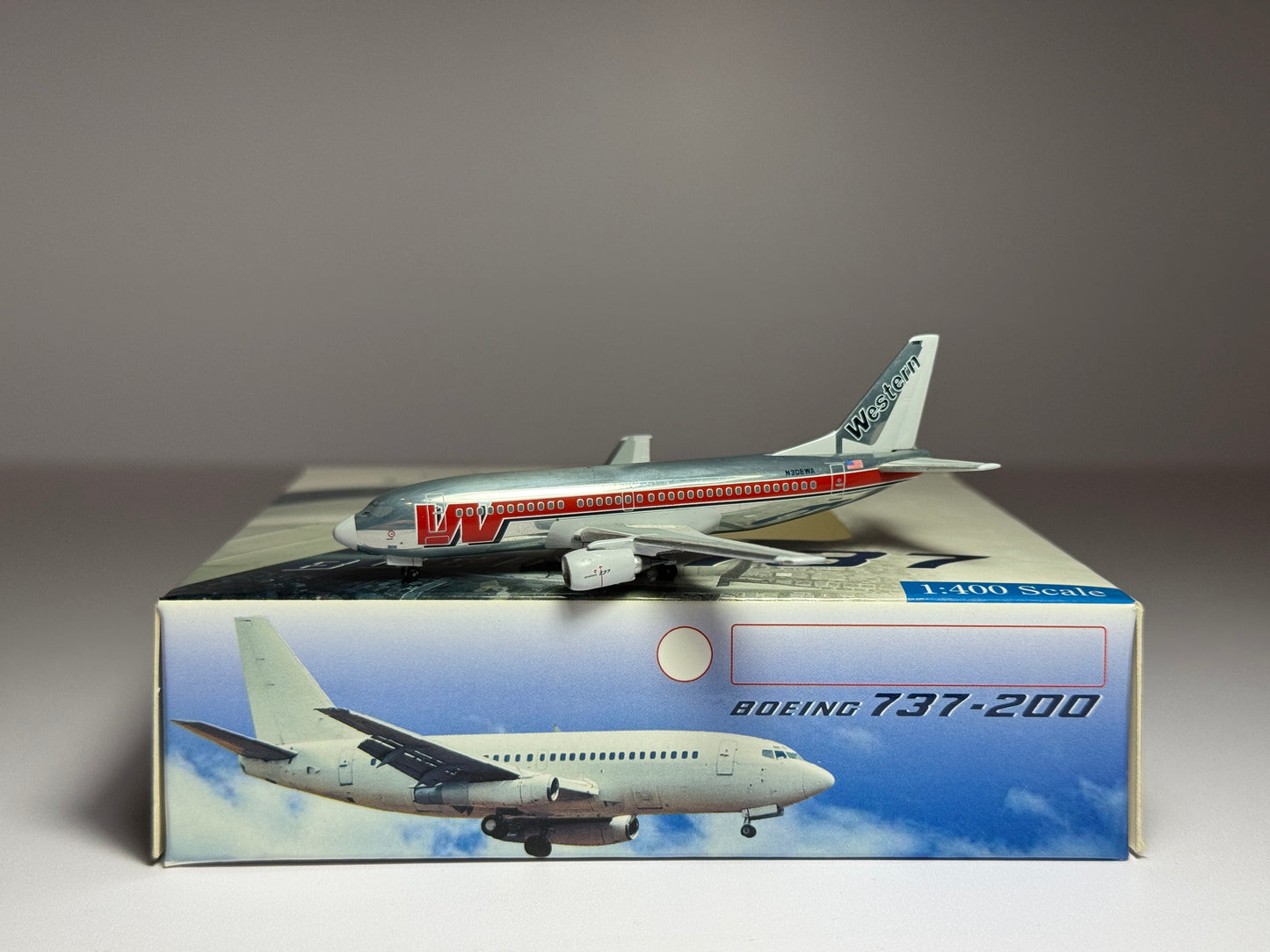 Aeroclassics 1:400 Western Airlines Boeing 737-347 N308WA Polished ACN308WA