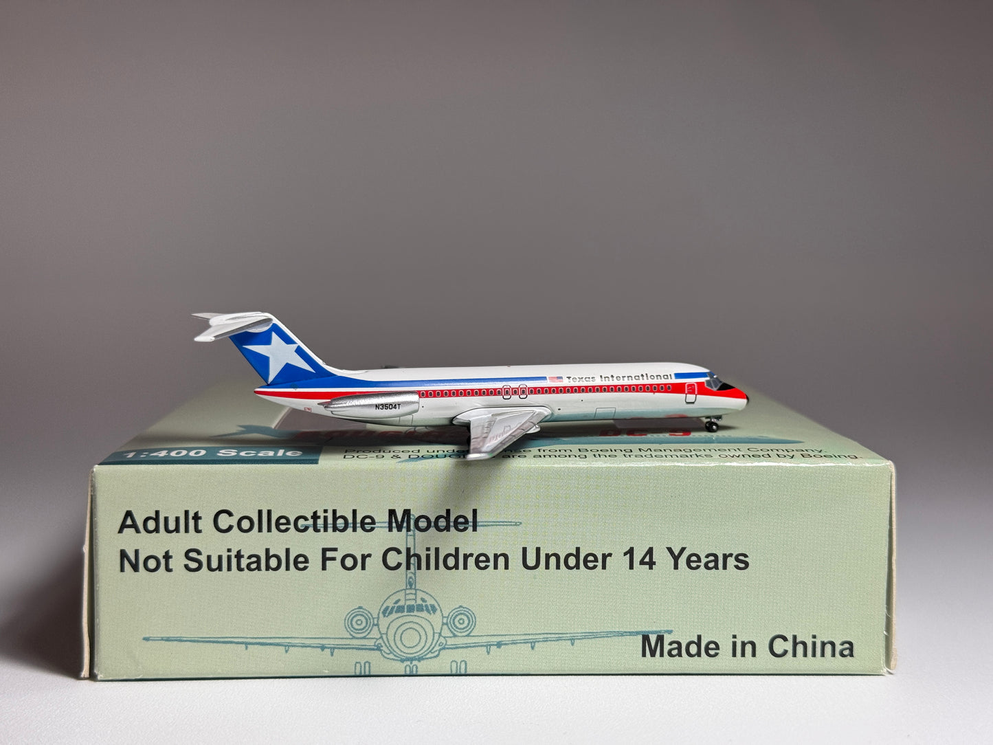 Aeroclassics 1:400 Texas International Douglas DC-9-30 N3504T ACN3504T