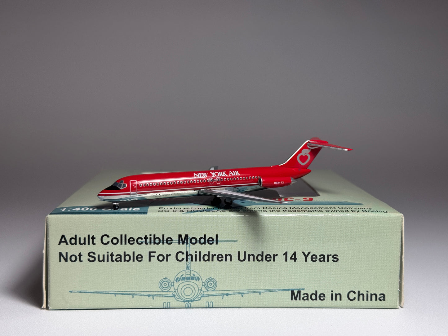 Aeroclassics 1:400 New York Air Douglas DC-9-30 N524TX ACN524TX