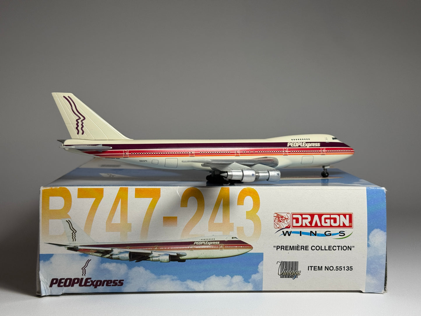 Dragon Wings 1:400 PeopleExpress Boeing 747-200 N605PE 55135