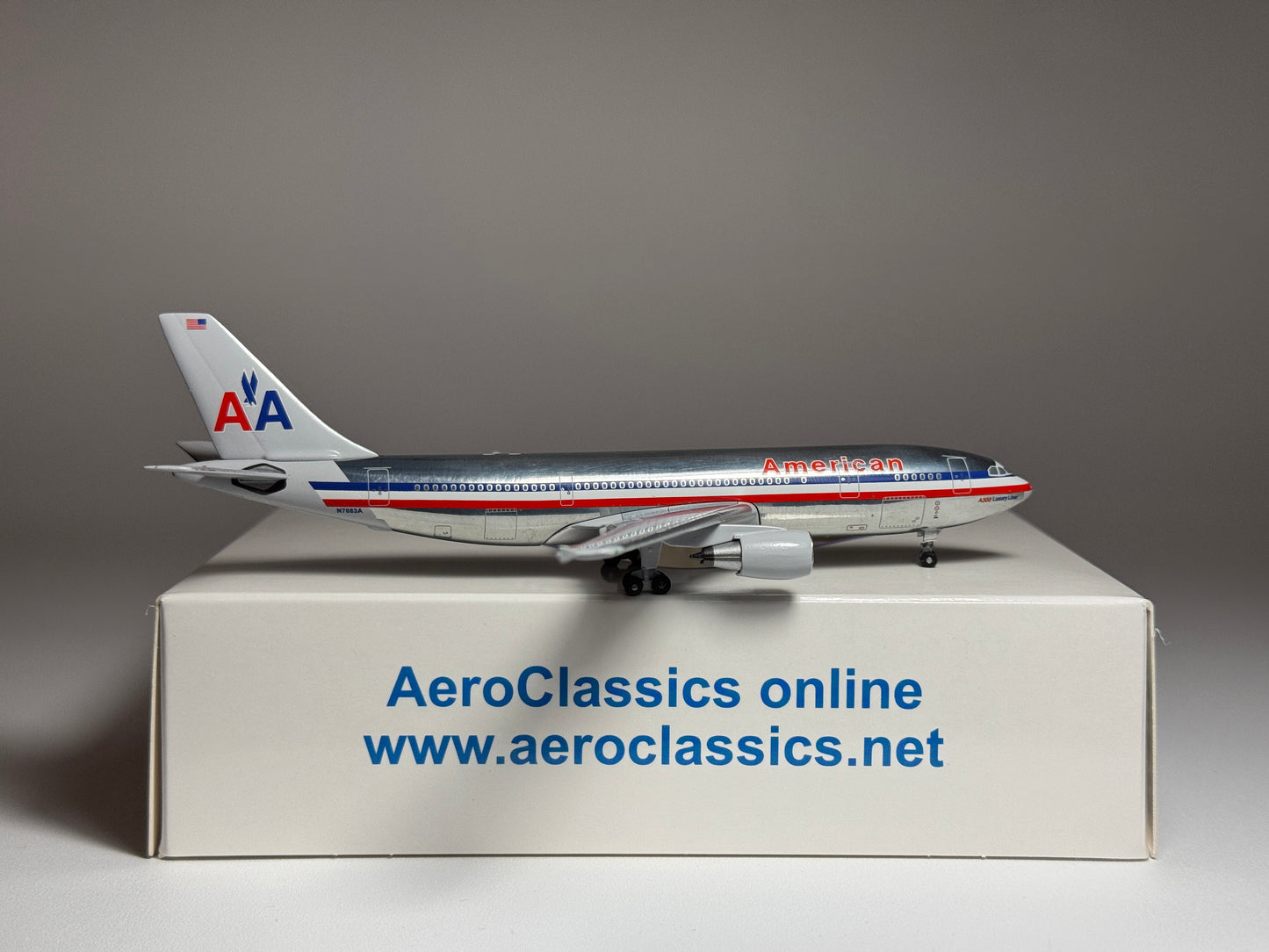 Aeroclassics 1:400 American Airbus A300B4 N7083A 2000s Polished BBX41669