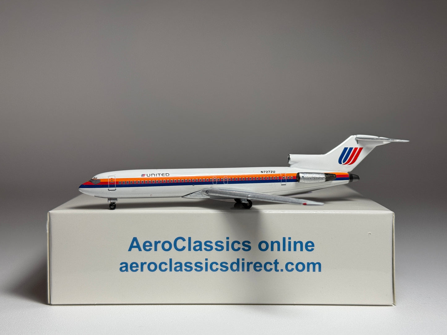Aeroclassics 1:400 United Airlines Boeing 727-200 N7272U Saul Bass AC411369