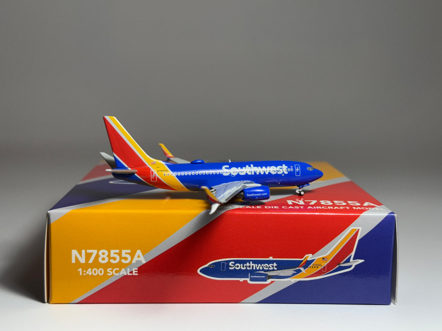 Panda Models 1:400 Southwest Airlines Boeing 737-700 N7855A New Livery PMN7855A