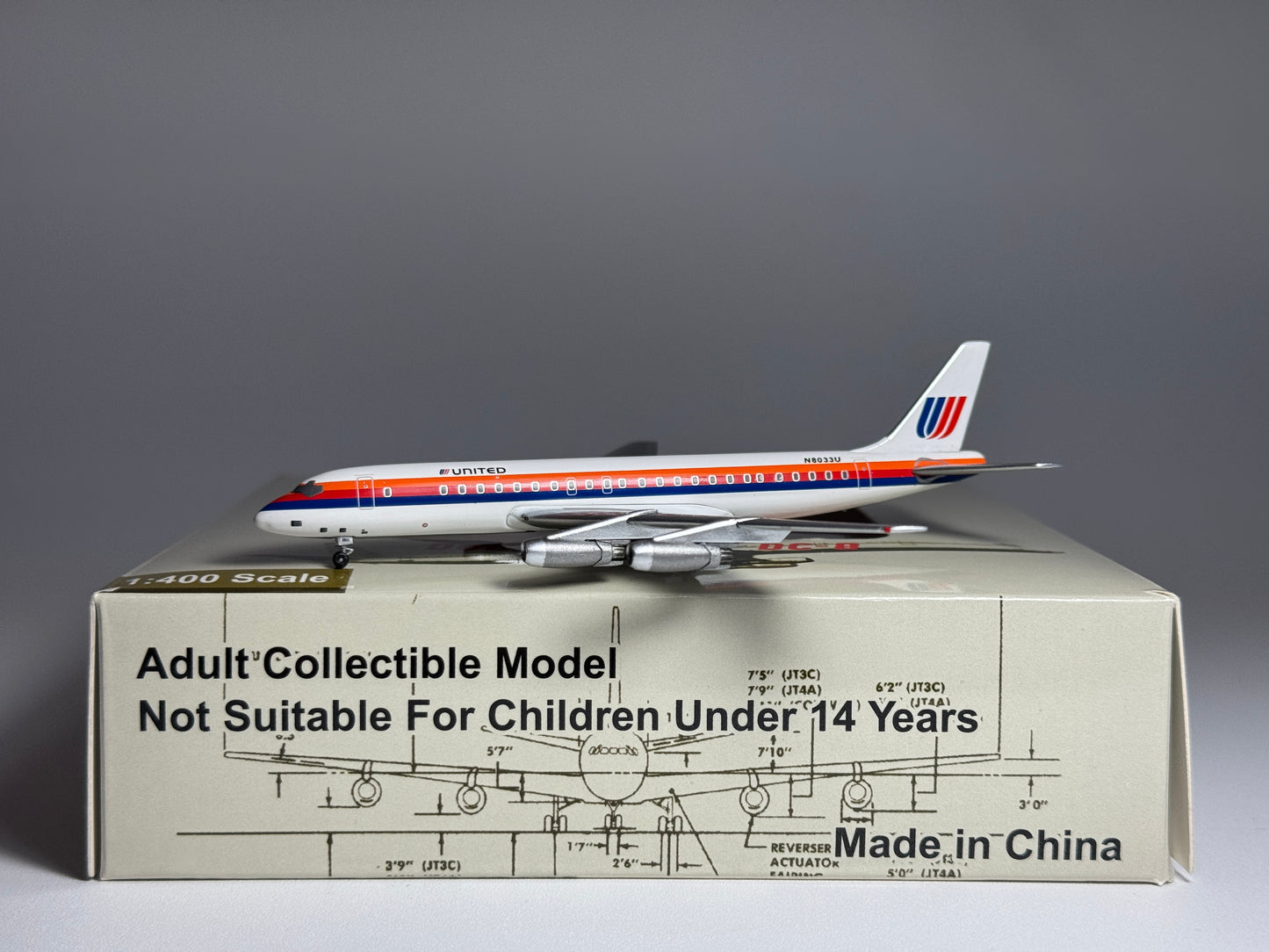 Aeroclassics 1:400 United Airlines Douglas DC-8-20 N8033U Saul Bass ACN8033U