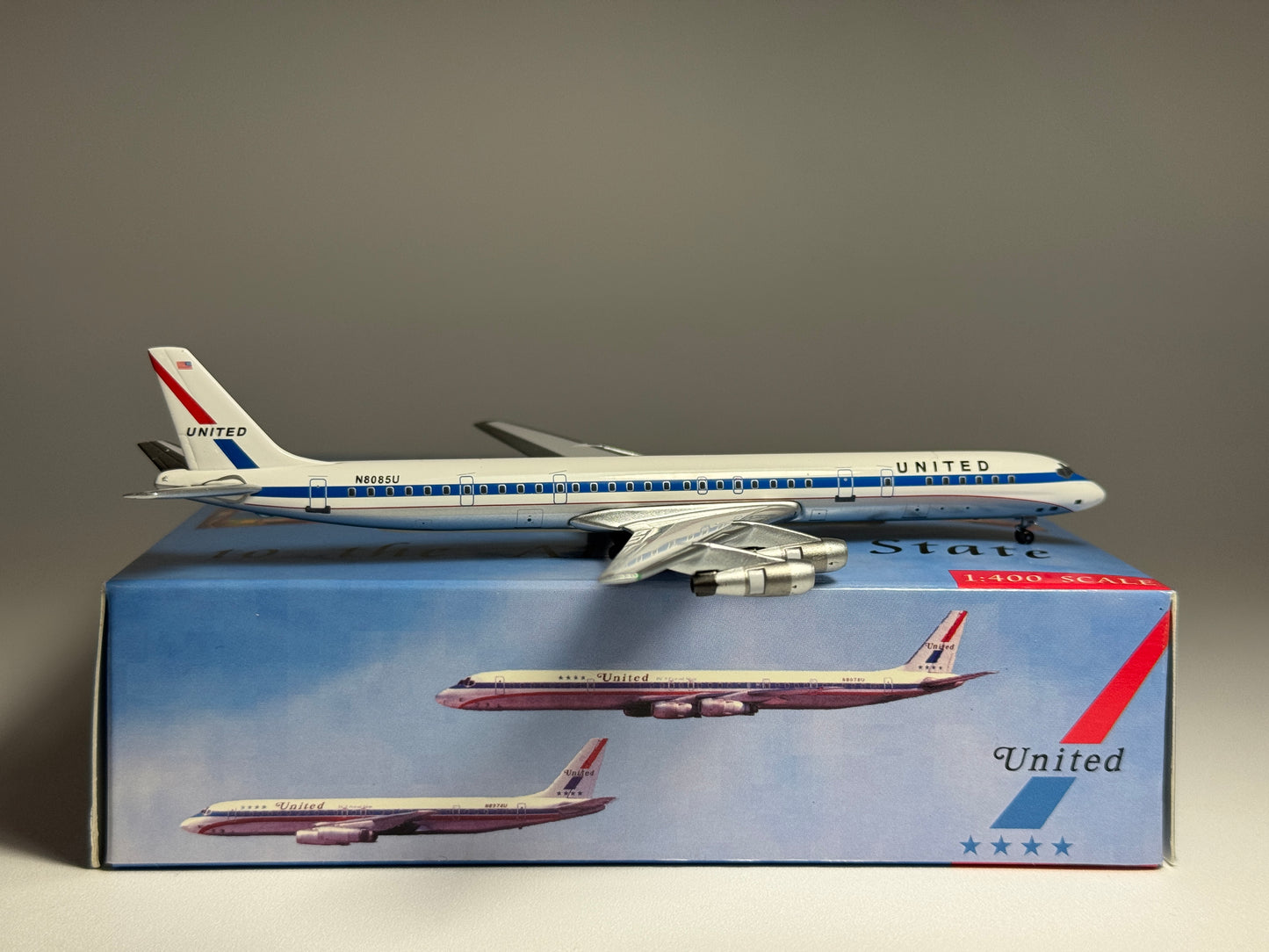 Aeroclassics 1:400 United Airlines Douglas DC-8-61 N8085U Mainliner S8UAL002