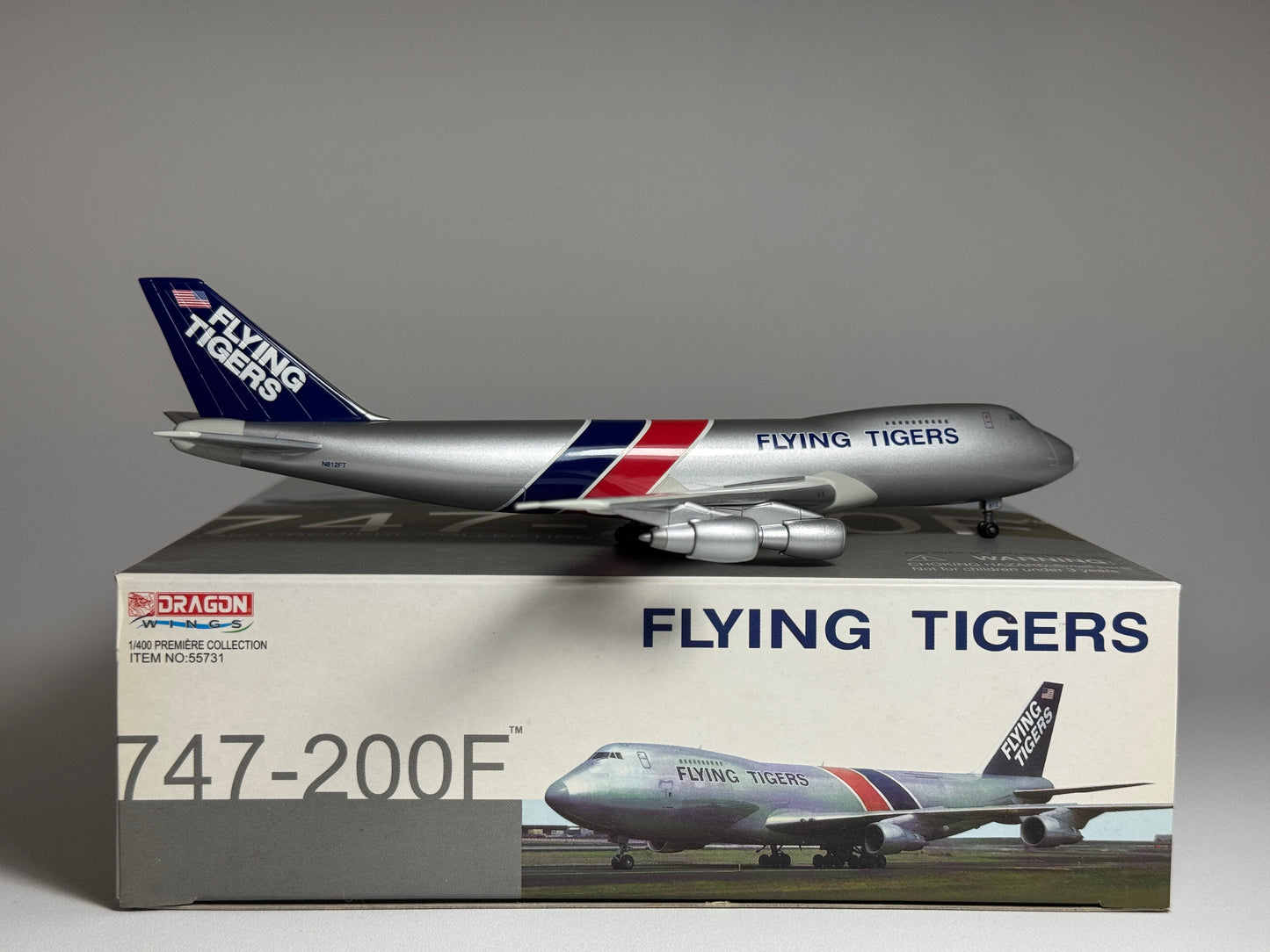 Dragon Wings 1:400 Flying Tigers Boeing 747-200F N812FT 55731