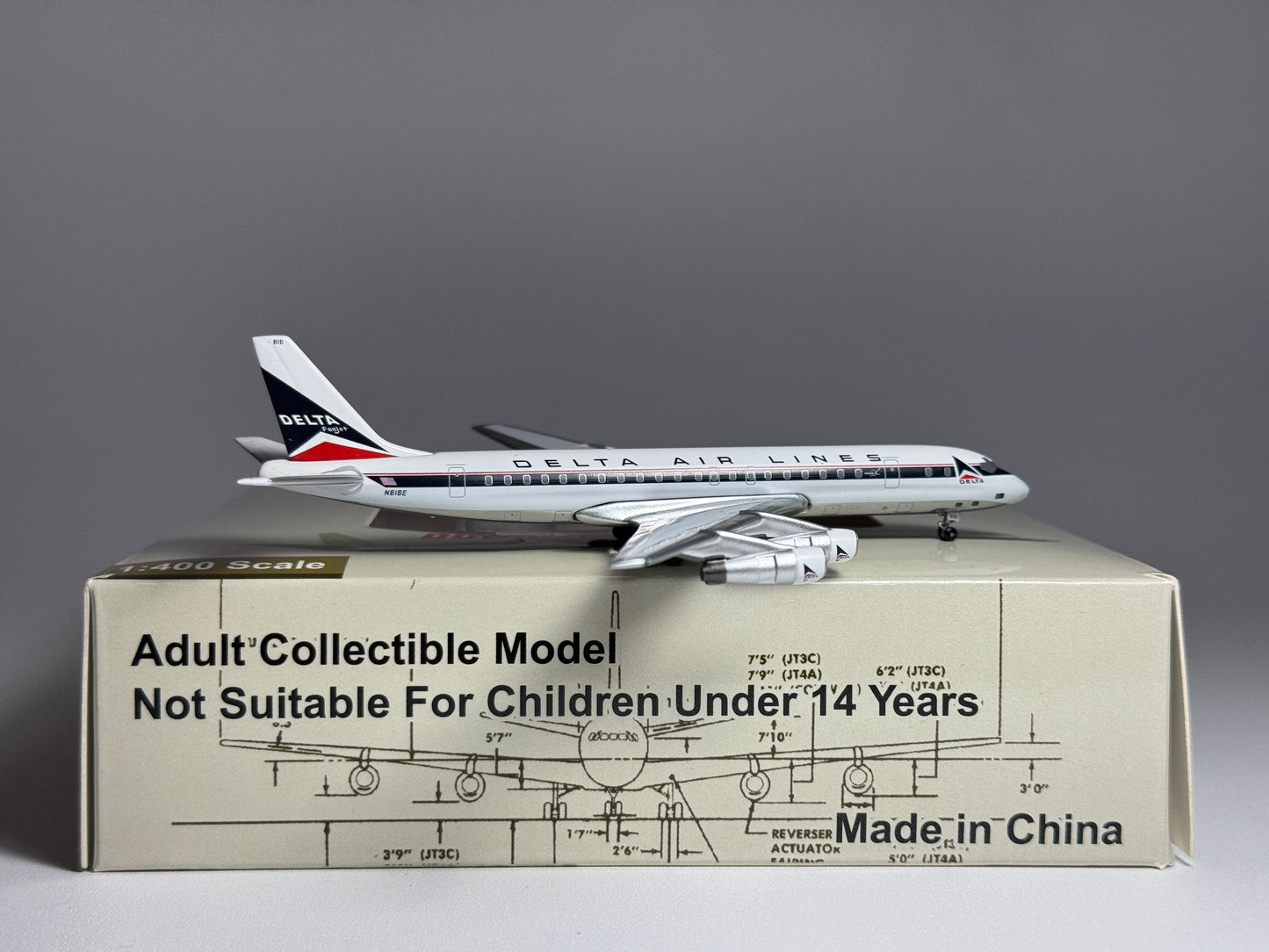 Aeroclassics 1:400 Delta Air Lines Douglas DC-8-50 N818E Widget ACN818E