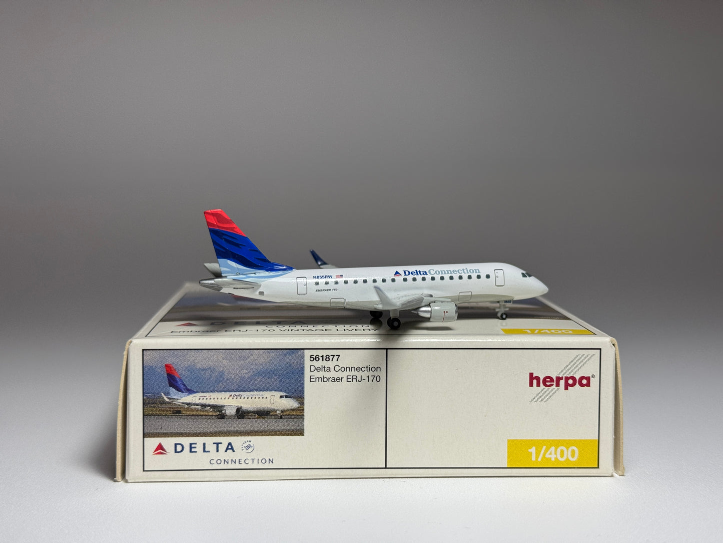 Herpa 1:400 Delta Connection Embraer E170 N855RW Colors in Motion 561877