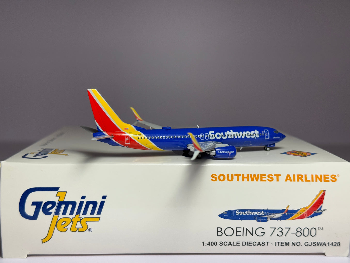 1:400 Gemini Jets Southwest Airlines Boeing 737-800 N8642E Heart One GJSWA1428