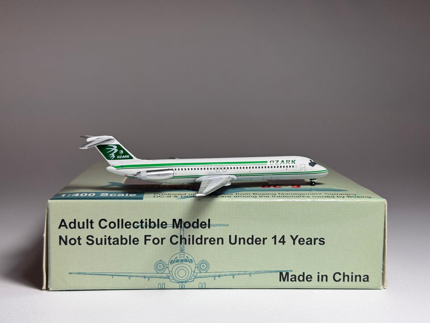 Aeroclassics 1:400 Ozark Airlines Douglas DC-9-40 N934L Stripes ACN934L