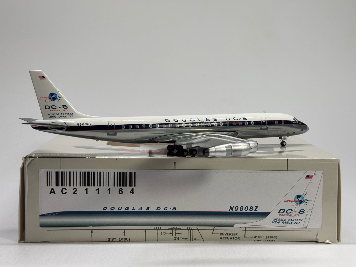 Aeroclassics 1:200 House Colors Douglas DC-8-50 N9608Z "Pacific Pacer" AC211164
