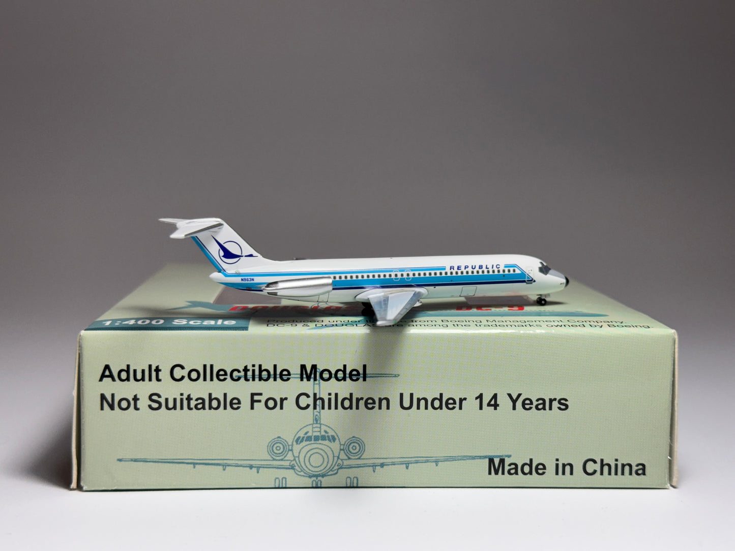 Aeroclassics 1:400 Republic Airlines Douglas DC-9-30 N963N ACN963N