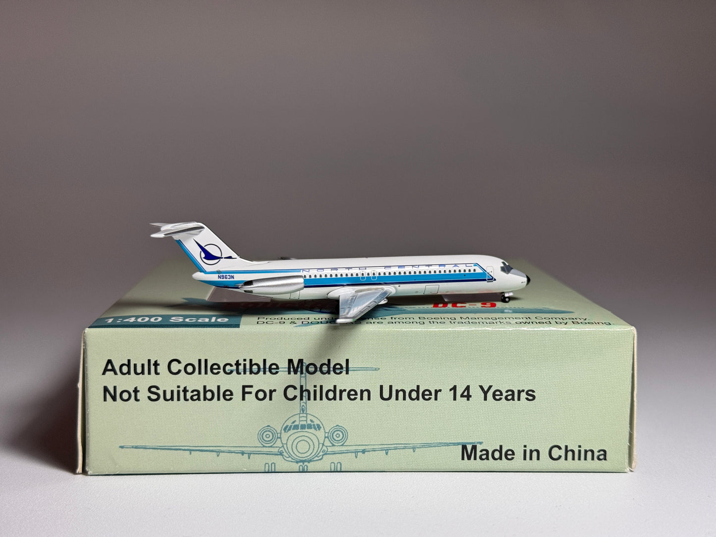 Aeroclassics 1:400 North Central Douglas DC-9-30 N963N ACNC060107A