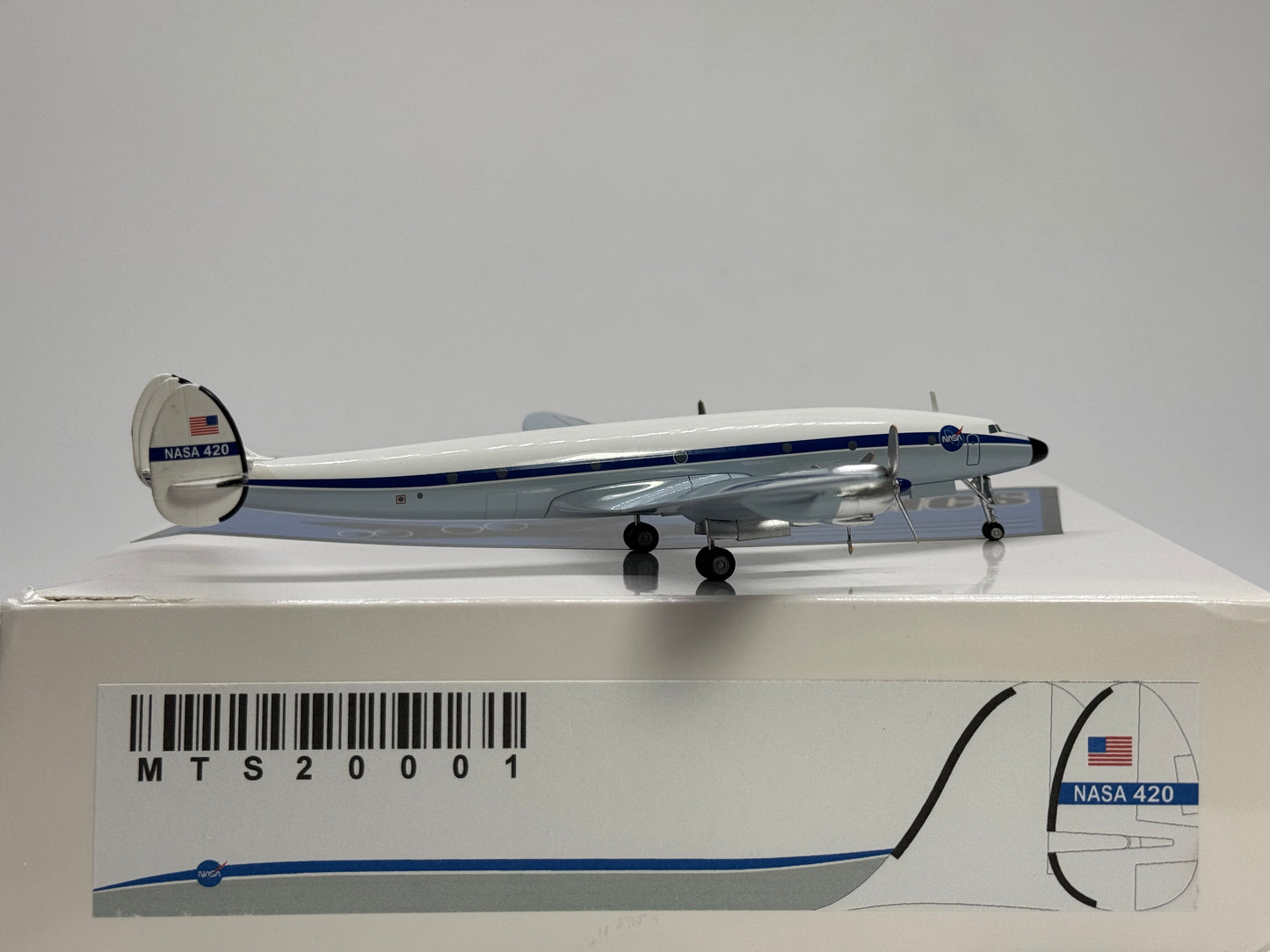 Aeroclassics 1:200 NASA Lockheed C-121G N420NA White/Blue MTS20001