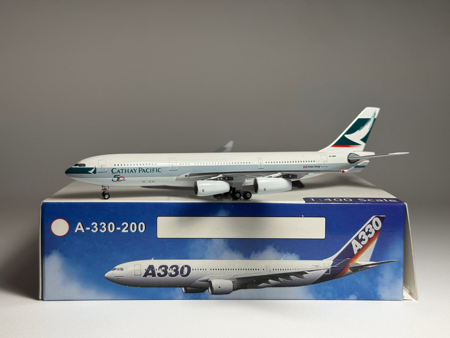 Aeroclassics 1:400 Cathay Pacific Airbus A340-200 VR-HMR ACVRHMR