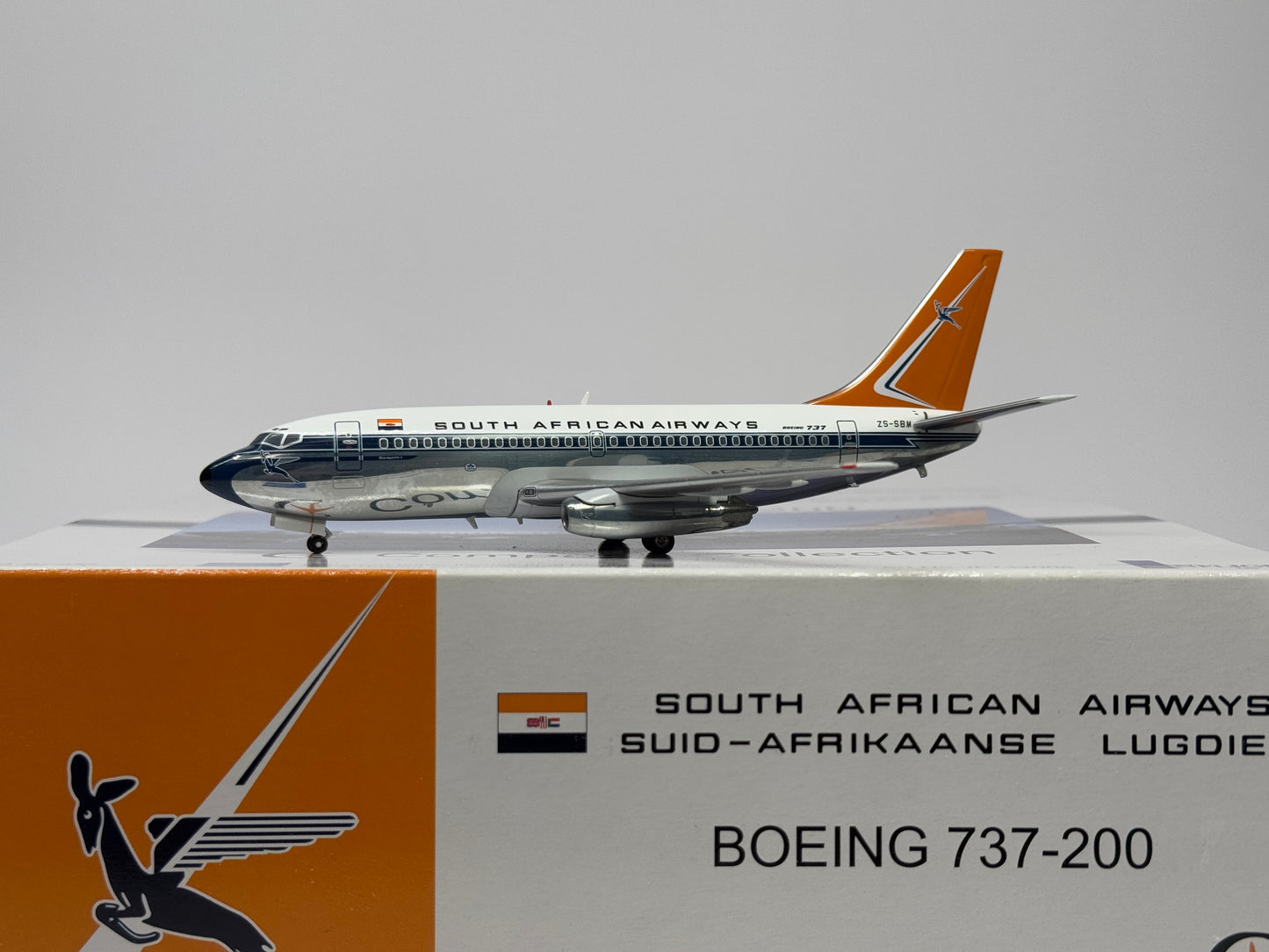 Inflight200 1:200 South African Airways Boeing 737-200 ZS-SBM old scheme IF732008