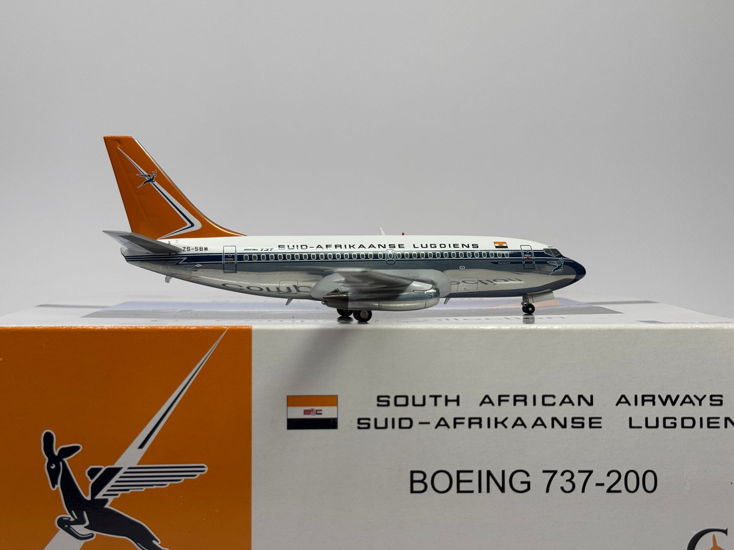 Inflight200 1:200 South African Airways Boeing 737-200 ZS-SBM old scheme IF732008