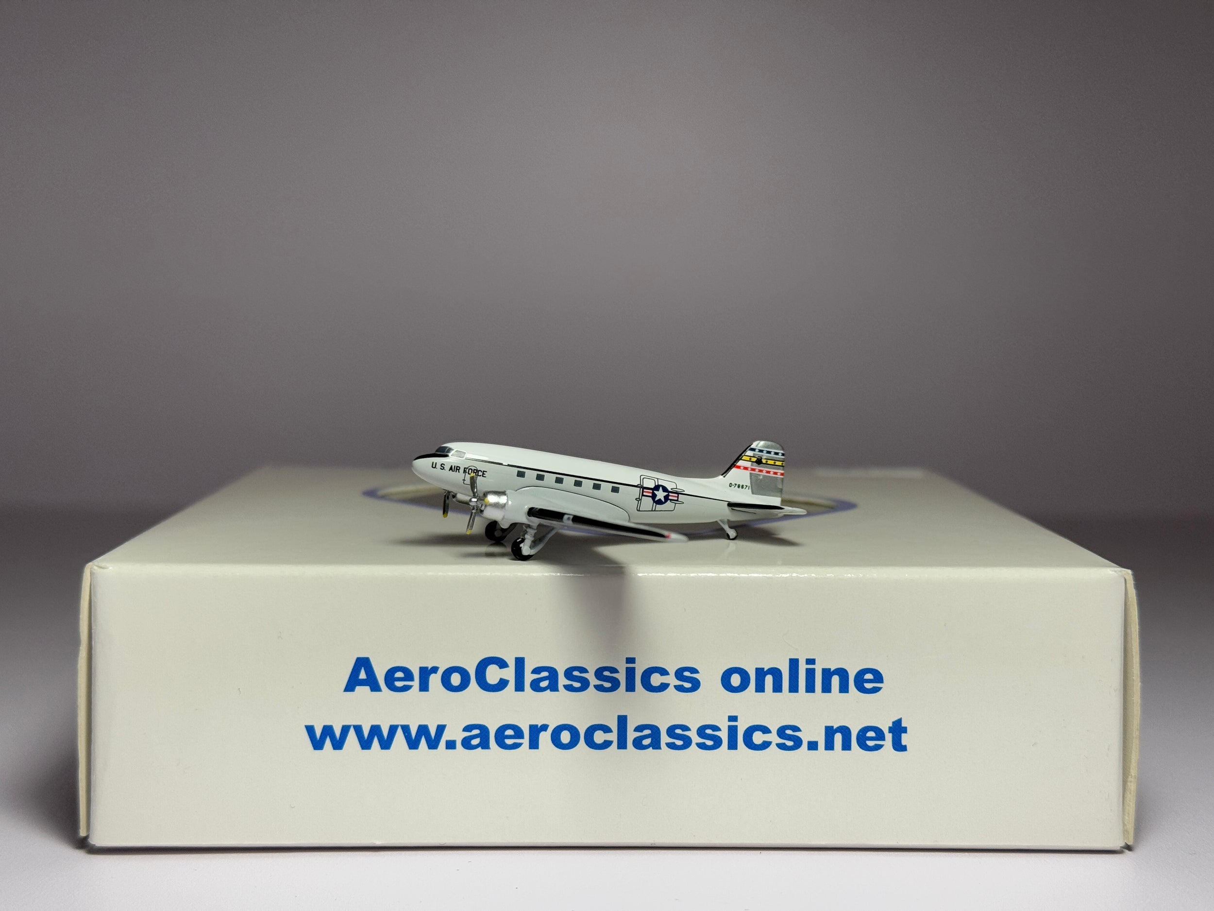 Aeroclassics 1:400 USAF Douglas C-47 0-76671 50th '63 AC076671