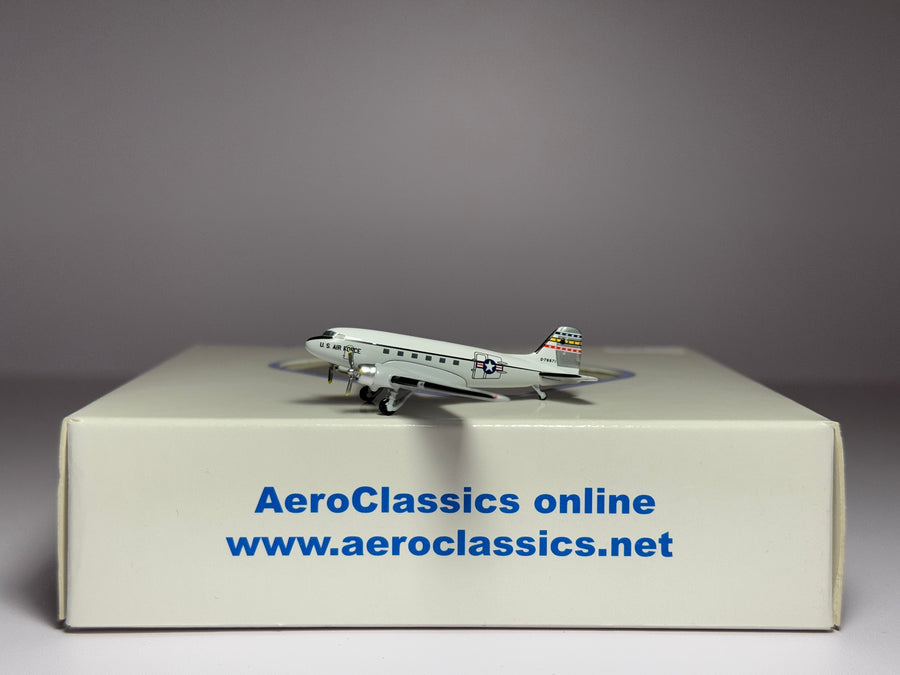 Aeroclassics 1:400 USAF Douglas C-47 0-76671 50th '63 AC076671
