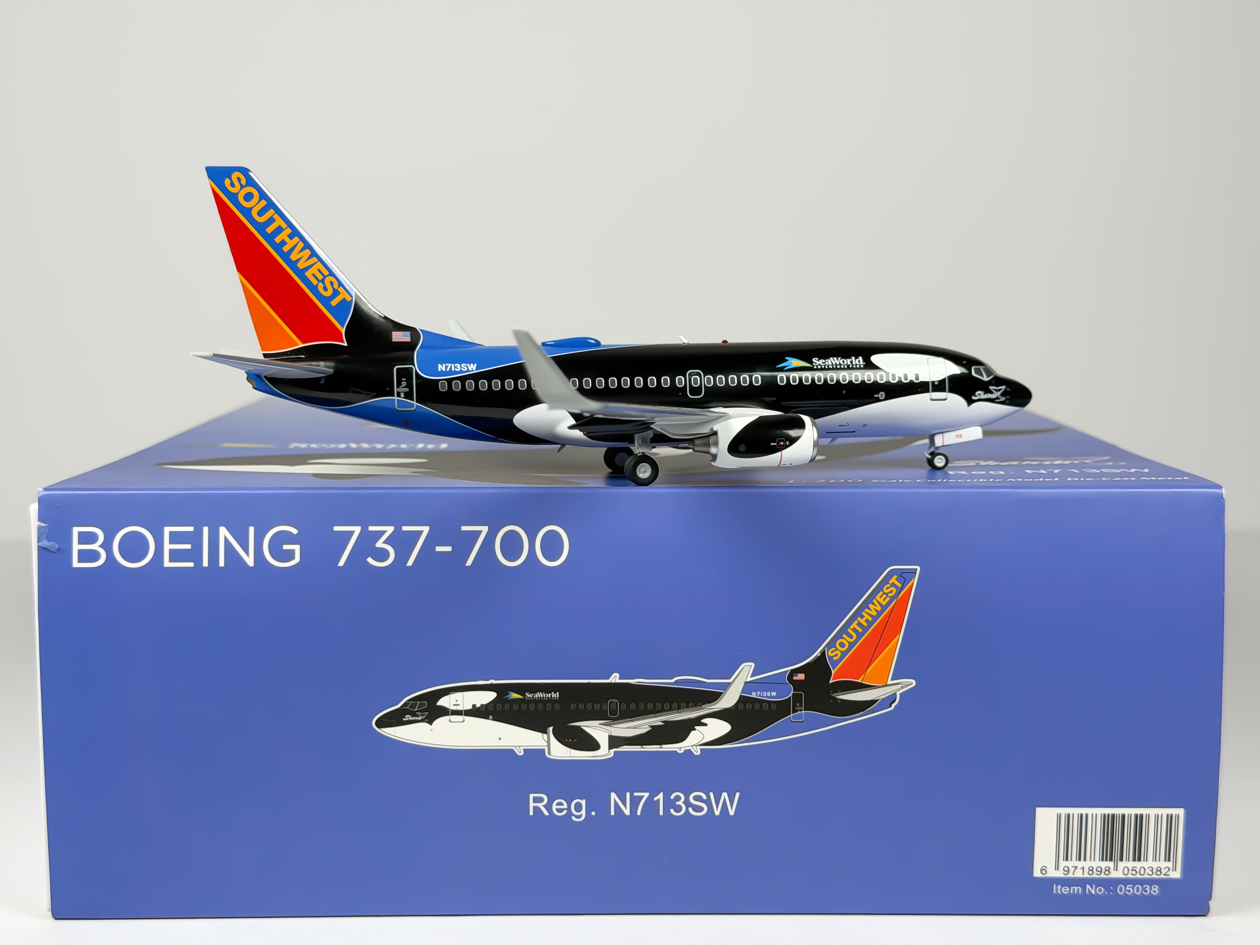 Southwest Airlines Boeing 737-700 1:200 NG Models N713SW (05038)
