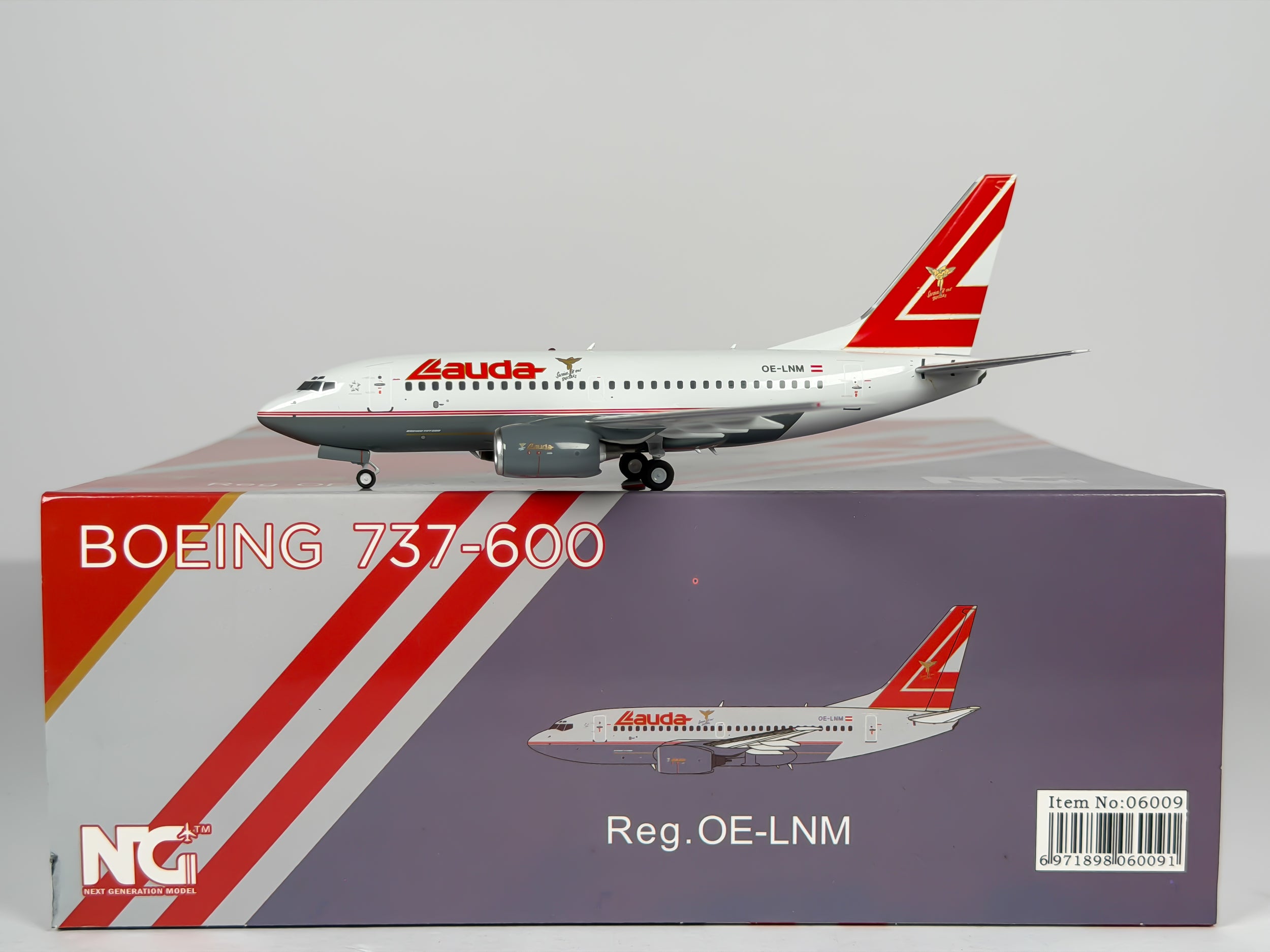 Lauda Air Boeing 737-600 1:200 NG Model OE-LNM (06009)