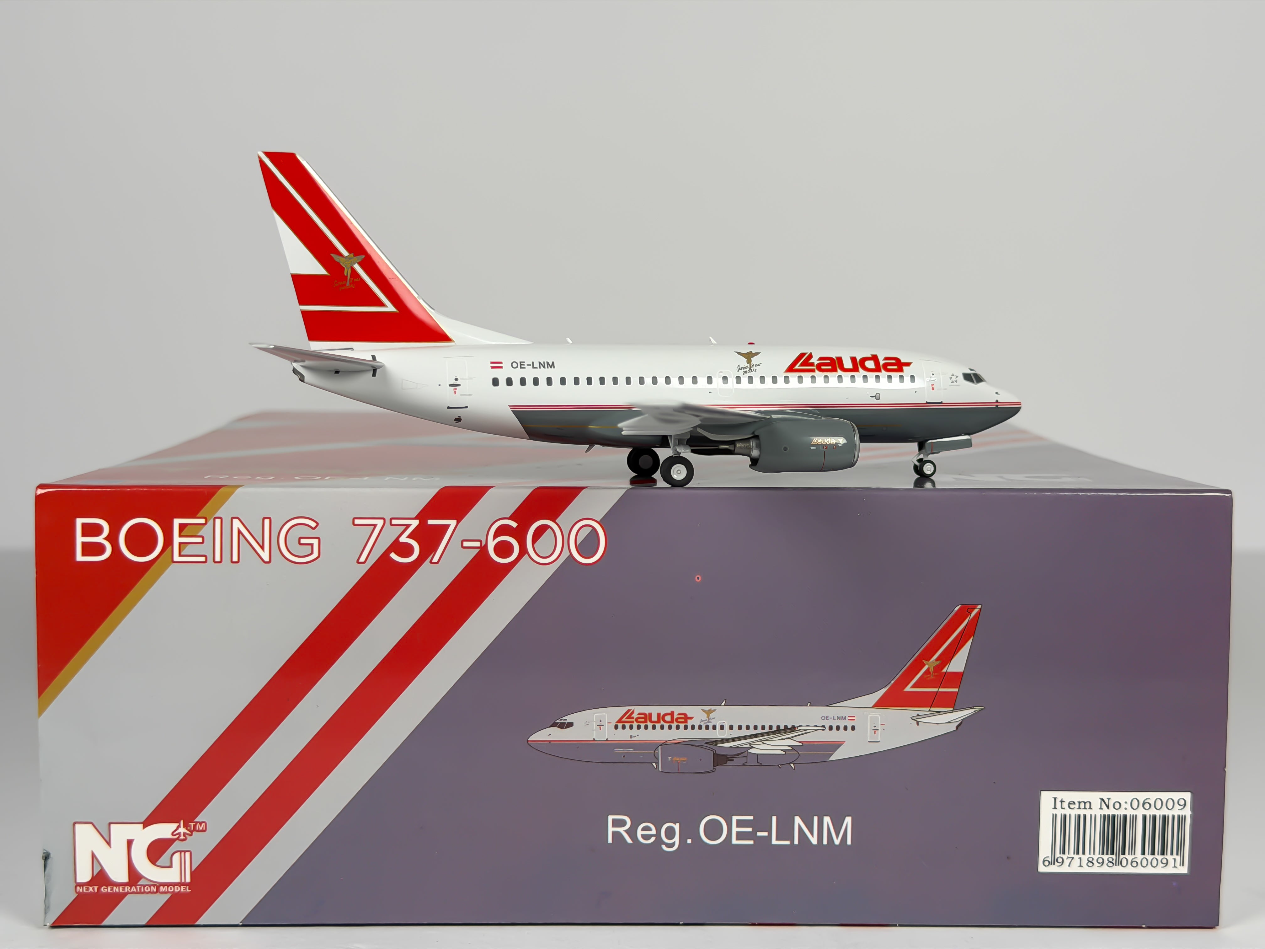 Lauda Air Boeing 737-600 1:200 NG Model OE-LNM (06009)