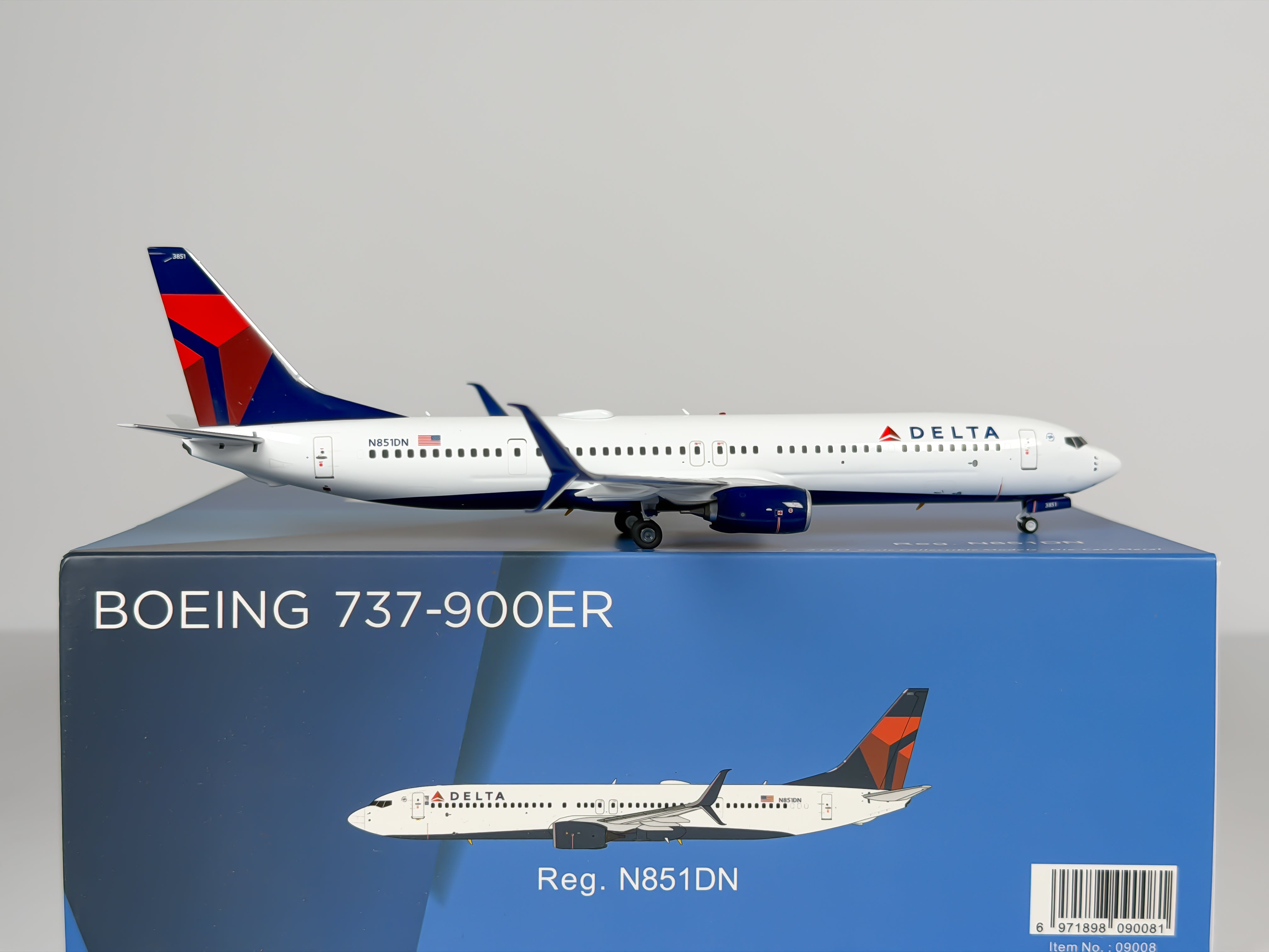 Delta Air Lines Boeing 737-900ER 1:200 NG Models N851DN (09008)