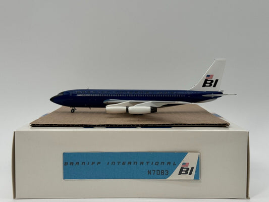 Aeroclassics 1:200 Braniff International Boeing 720 N7083 Dark Blue (Antenna Damage)