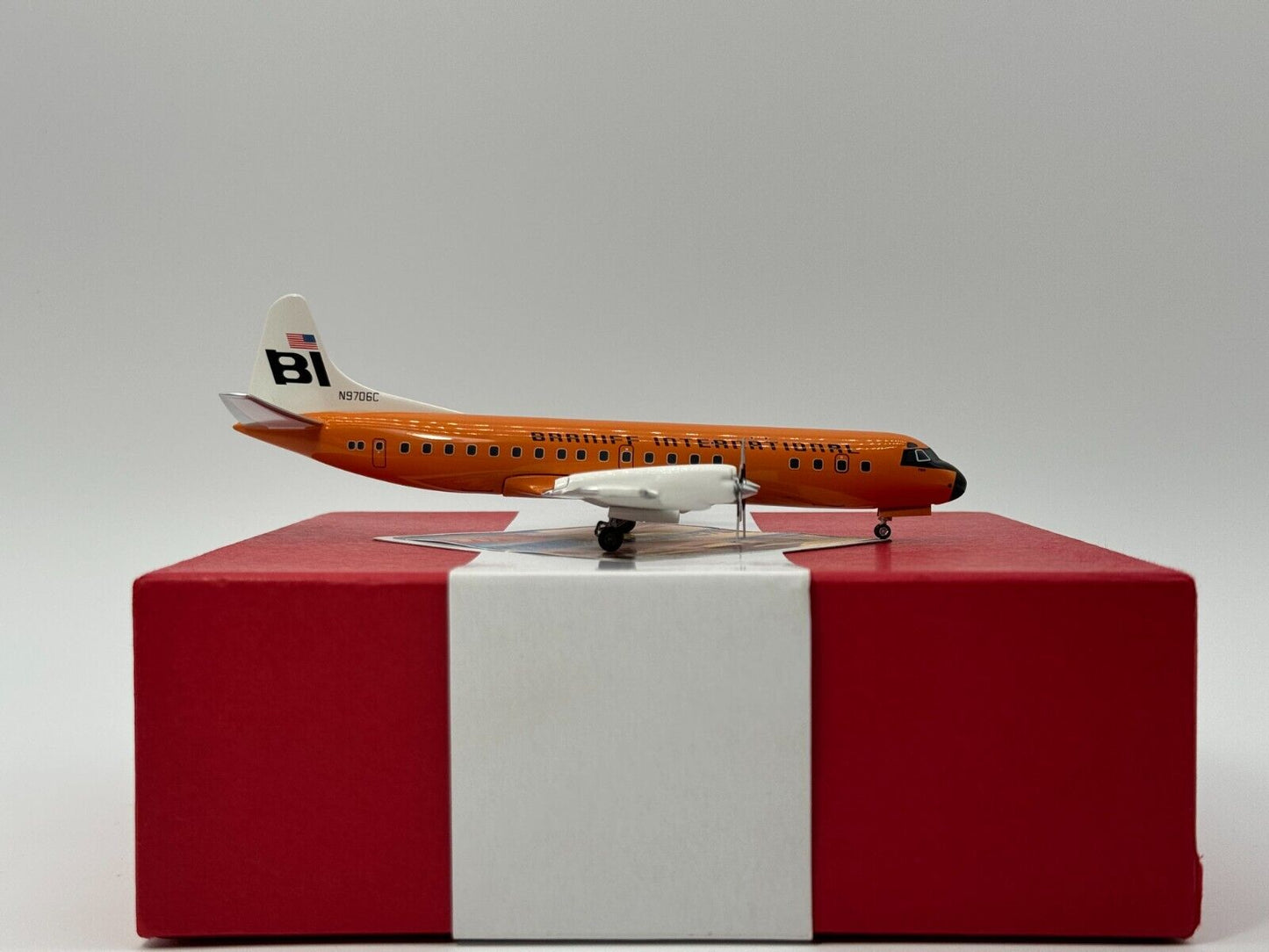 Western Models 1:200 Braniff Lockheed L-188 N9706C Jellybean Orange CA9M3 Mint