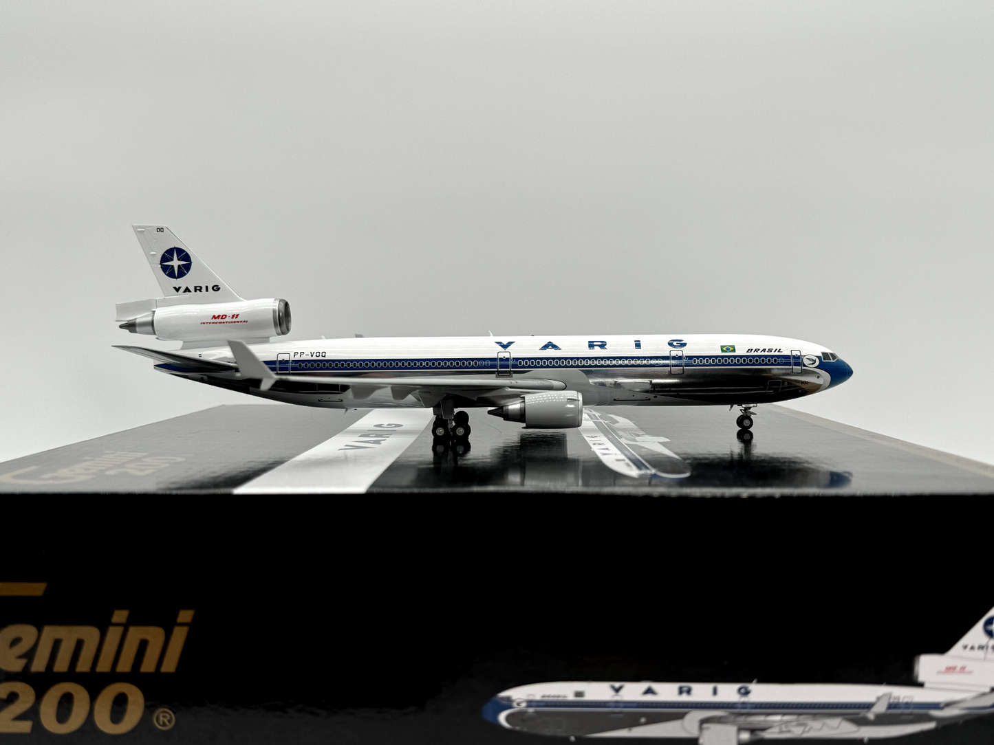 Gemini Jets 1:200 VARIG McDonnell Douglas MD-11 PP-VOQ 1980s colors G2VRG1007