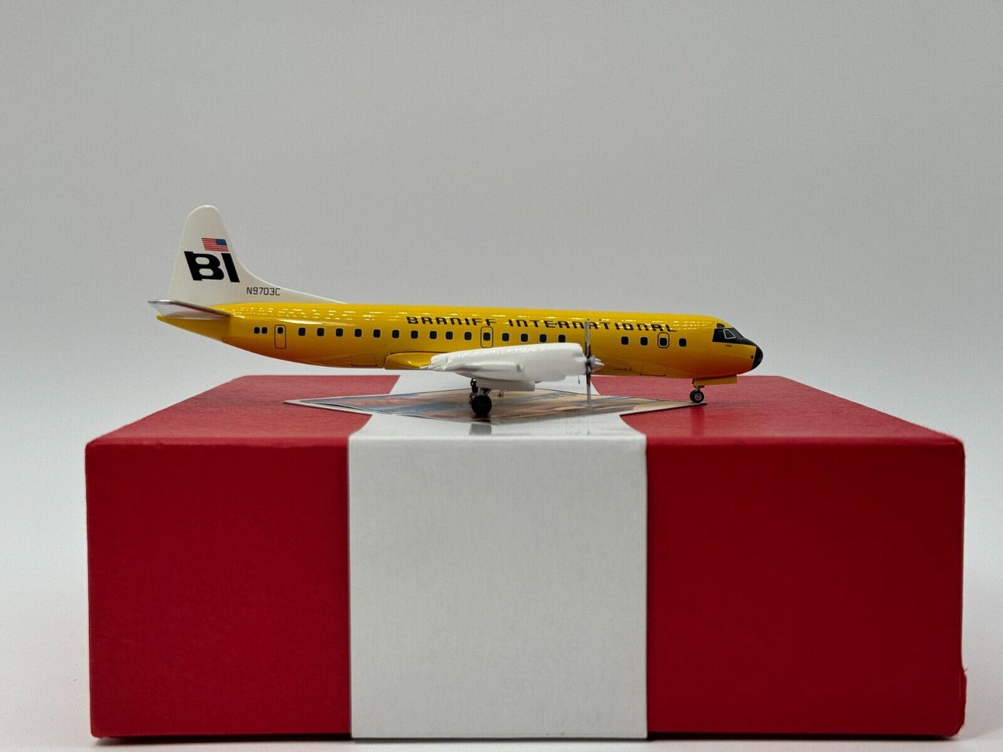 Western Models 1:200 Braniff Lockheed L-188 N9703C Jellybean Yellow CA9M1
