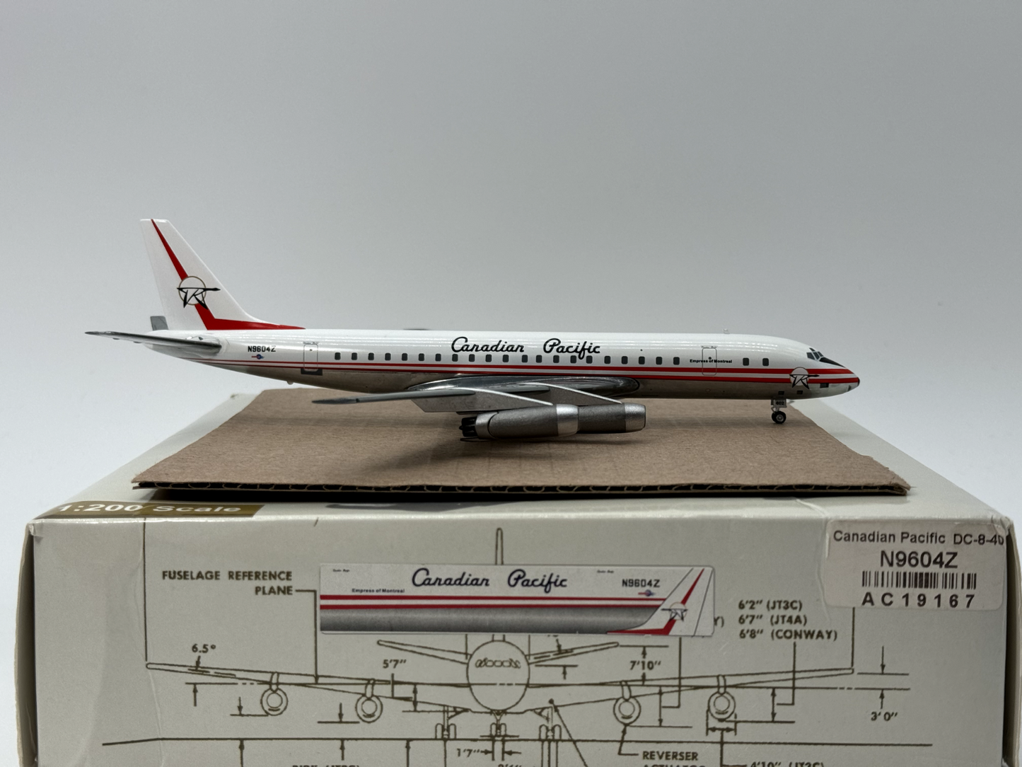 Aeroclassics 1:200 Canadian Pacific Douglas DC-8 N9604Z AC19167 Paint Chipping