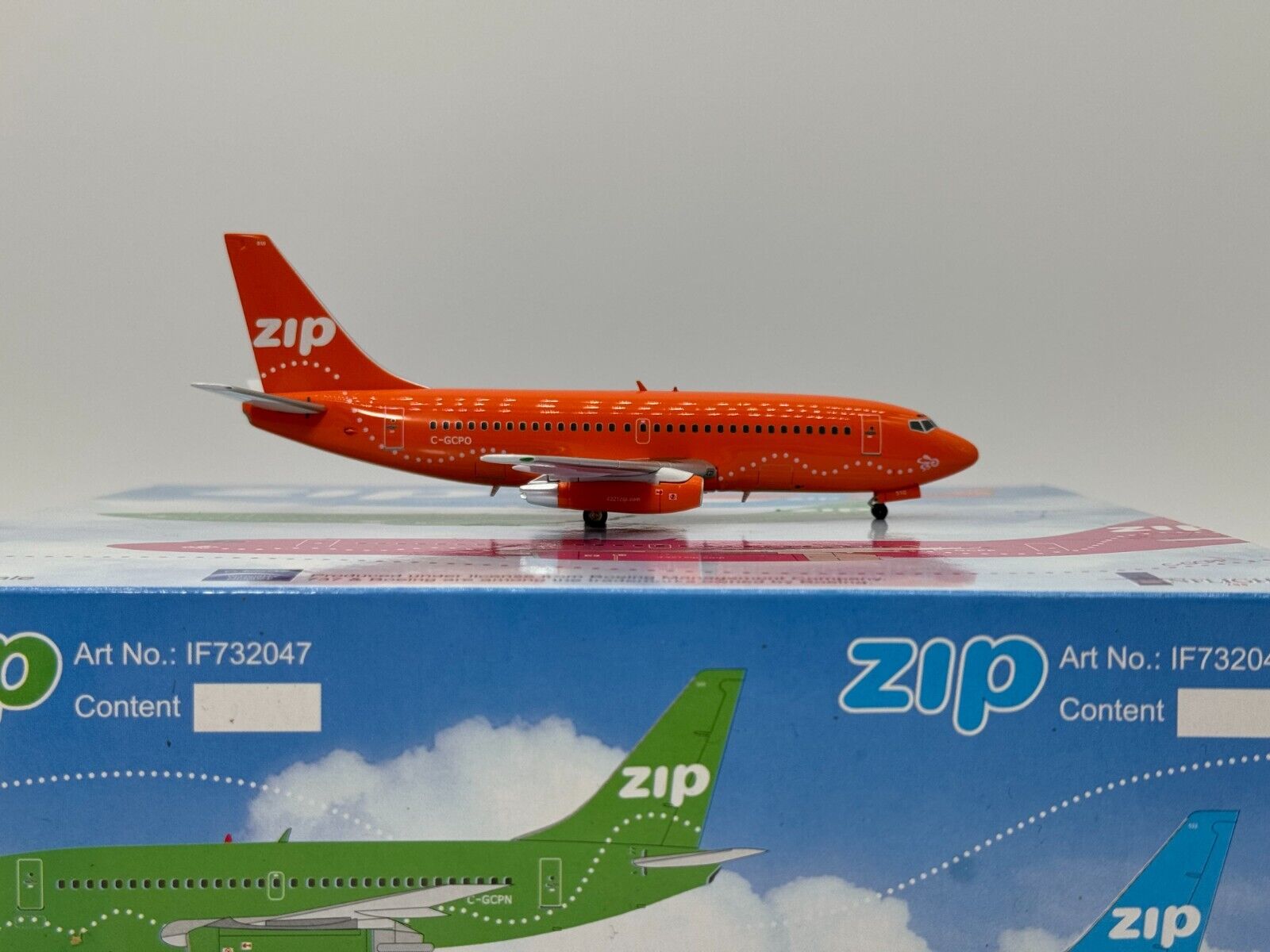 Inflight200 Zip Boeing 737-200 C-GCPO 2002s Orange IF732045 Rare