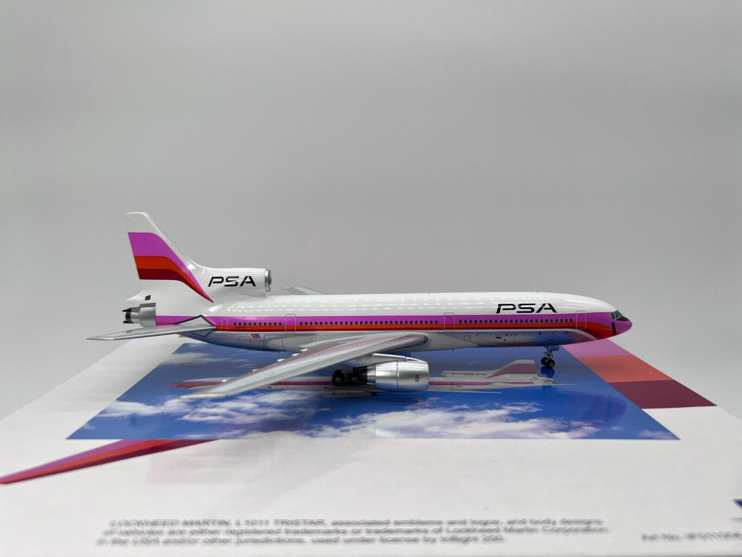 Inflight200 PSA Lockheed L-1011 N10114 1970s colors IF011004 First Release