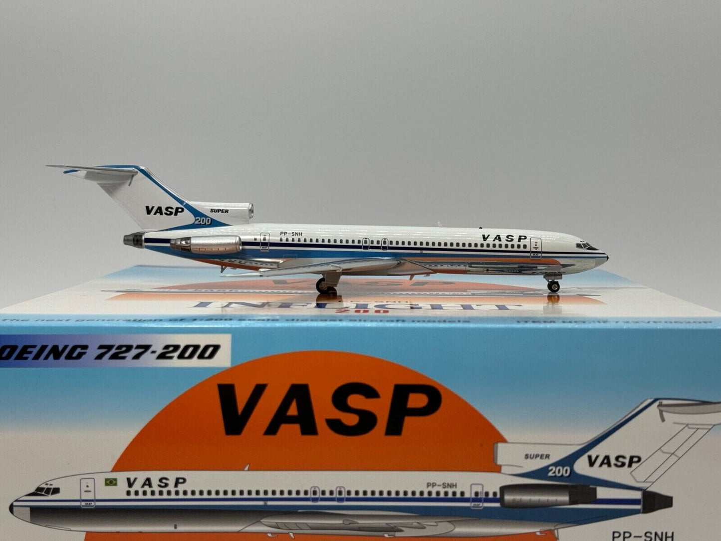 Inflight200 VASP Boeing 727-200 PP-SNH Polished Belly IF722VP0620P